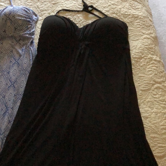 2 sundresses, one black, one white and light blue with built in cups - Picture 2 of 6